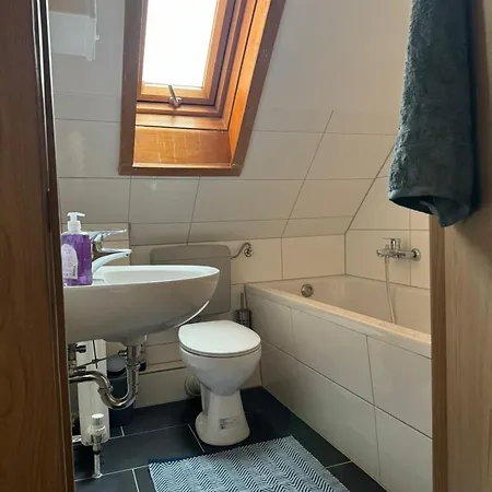 Zentral Gelegene Unterkunft In Kiel Exterior foto